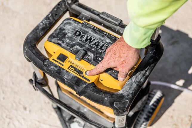 DeWALT Čistič tlakový 2x18V 110Bar bez AKU  DCMPW1600N