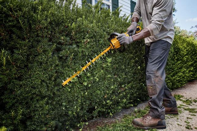 DeWALT Élő sövényvágó FLEXVOLT 54V 65cm akkumulátor nélkül DCMHT573N