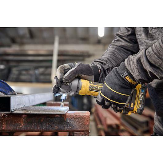 DeWALT DeWalt akumulátorová úhlová bruska 18V bez akumulátoru DCG421N