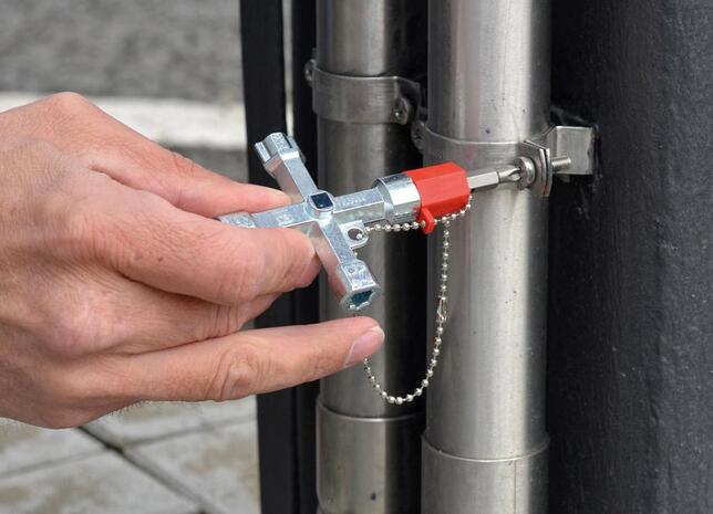 Kľúč na skrinky rozvodové 65x65 Schuebo