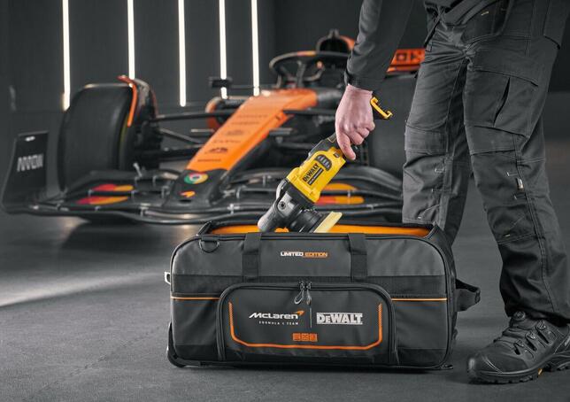 DeWALT Taška športová MCLAREN na náradie s rukoväťou a kolieskami 28´´  DWST83522-9