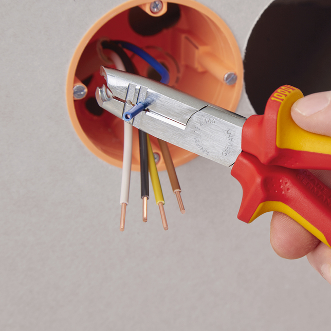 KNIPEX 13 46 165 SB Odizolovacie kliešte izolované s multi-komponentnými rukoväťami, VDE testované p