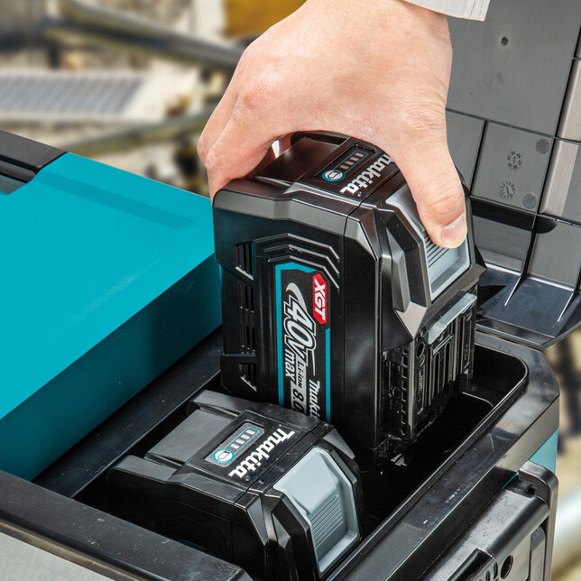 MAKITA CW006GZ - Akumulátorová / elektrická kompresorová chladnička / termoska