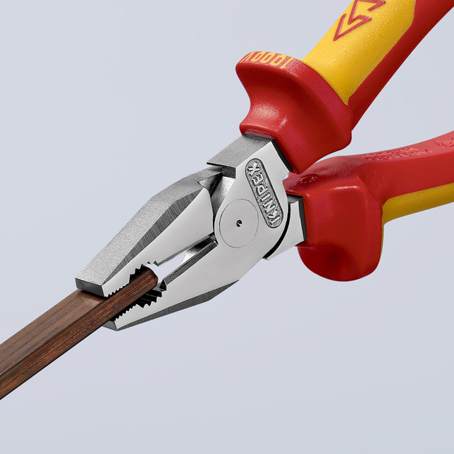 KNIPEX 02 06 200 SB Kombinované kliešte s veľkou pákovou silou izolované s multi-komponentnými rukov