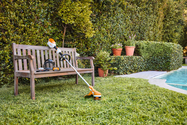 STIHL FSA 110 R Akumulátorový krovinorez FA070115723