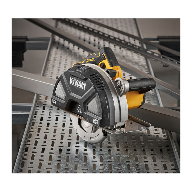 DeWALT Bezuhlíková kotúčová píla na rezanie kovov 18 V XR 184 mm  DCS383N