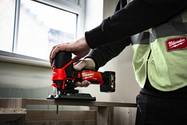 MILWAUKEE M12 FJS-422X Akumulátorová přímočará pila 4933500575